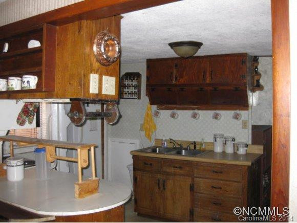 801 Lakey Gap Road - Photo 6