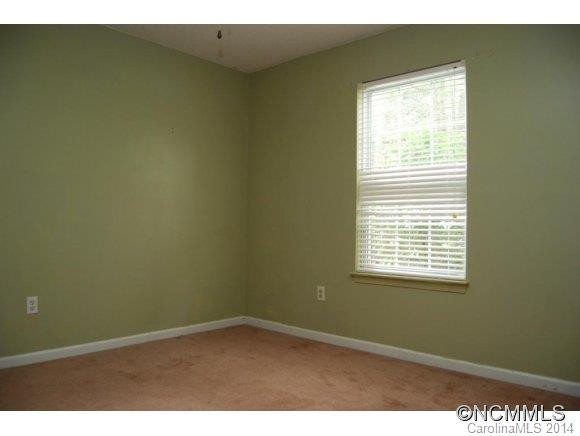 32 Dogwood Dr - Photo 9