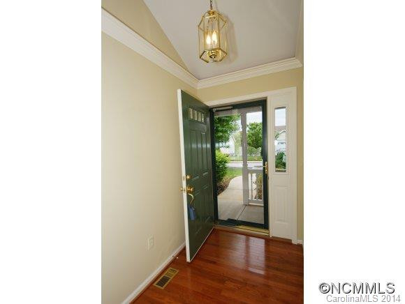 154 CHARLESTOWN DRIVE - Photo 2