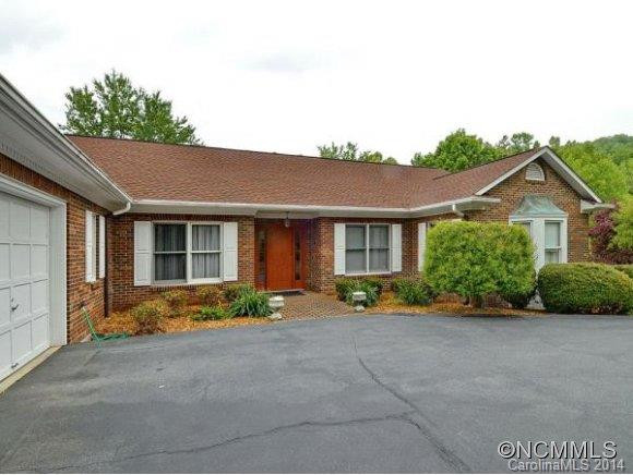 243 HAWTHORN DRIVE - Photo 2