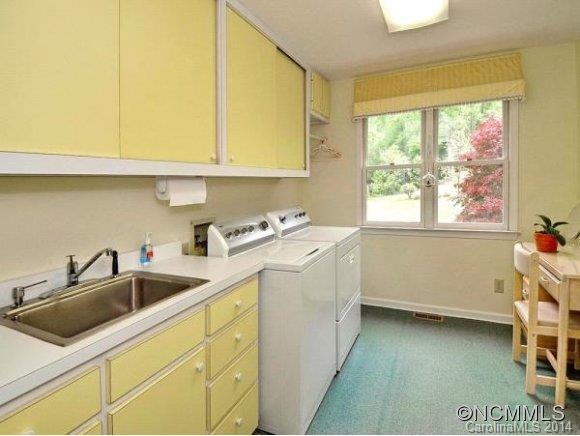 243 HAWTHORN DRIVE - Photo 12
