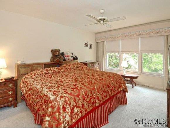 243 HAWTHORN DRIVE - Photo 13