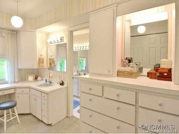 243 HAWTHORN DRIVE - Photo 14