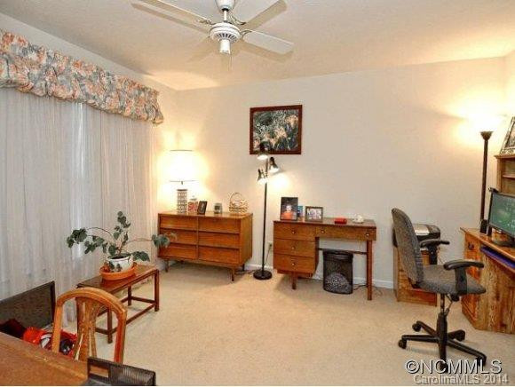 243 HAWTHORN DRIVE - Photo 16