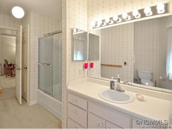 243 HAWTHORN DRIVE - Photo 17