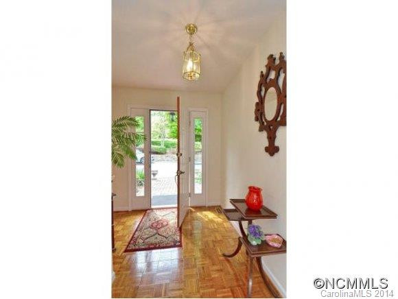 243 HAWTHORN DRIVE - Photo 3