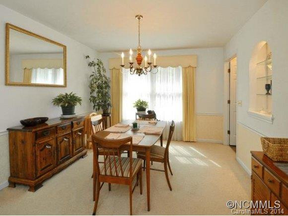 243 HAWTHORN DRIVE - Photo 5