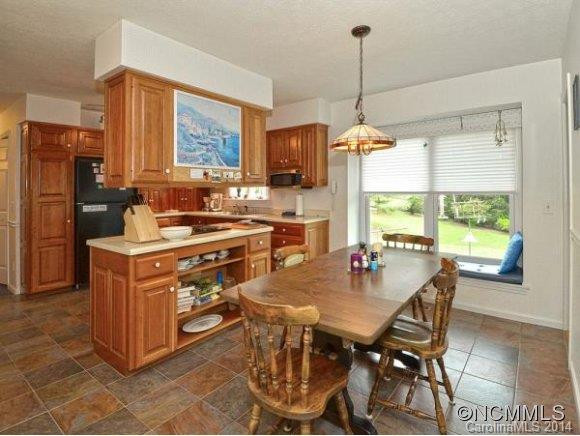 243 HAWTHORN DRIVE - Photo 7