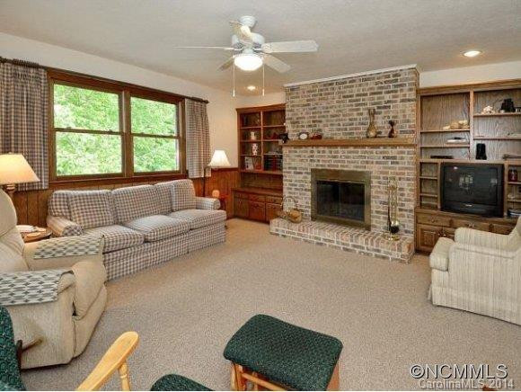 243 HAWTHORN DRIVE - Photo 9