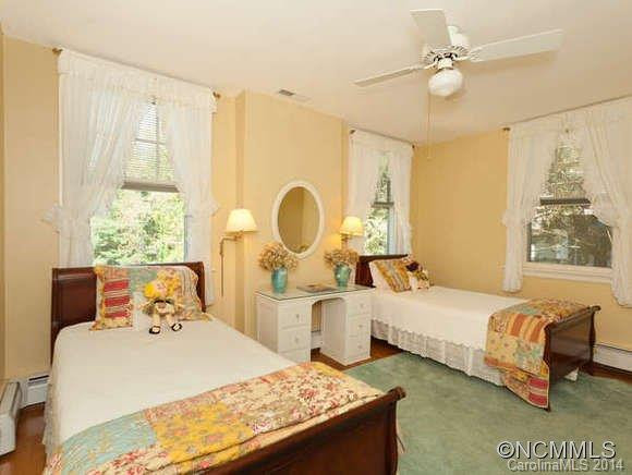 46 MACON AVE - Photo 11