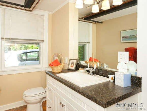 46 MACON AVE - Photo 17