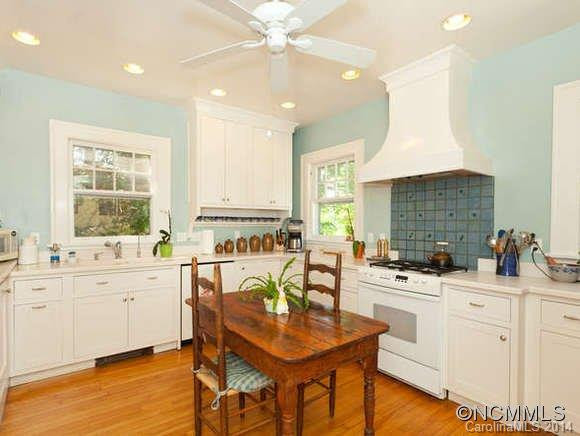 46 MACON AVE - Photo 4