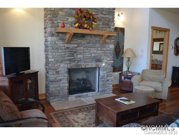 330 Vista Drive, Unit 204 - Photo 5
