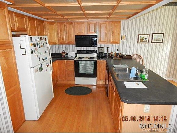 213 Camellia - Photo 4