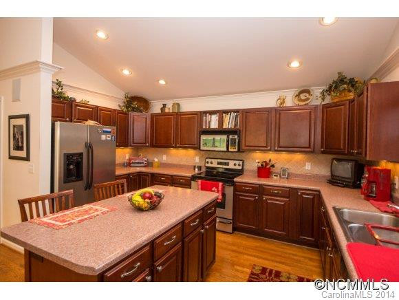 315 CHARLESTOWN DRIVE - Photo 6