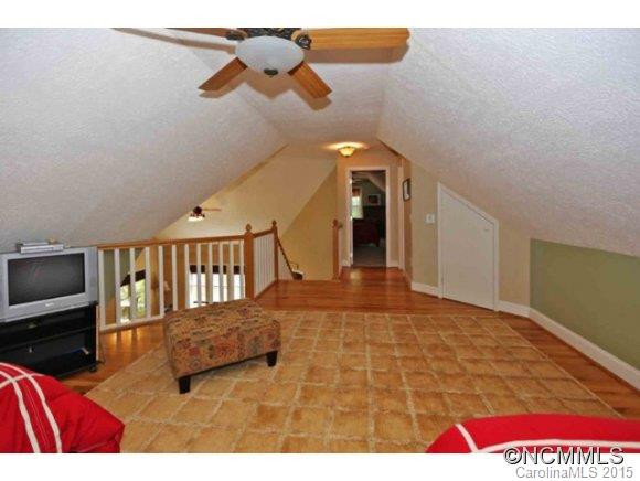 565 Country Club Drive - Photo 14