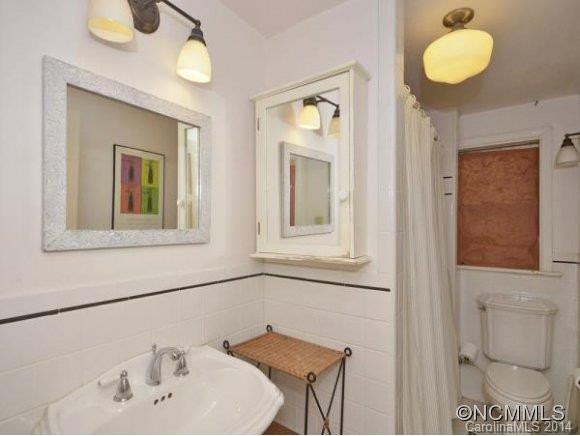 660 LAKESHORE DR - Photo 11