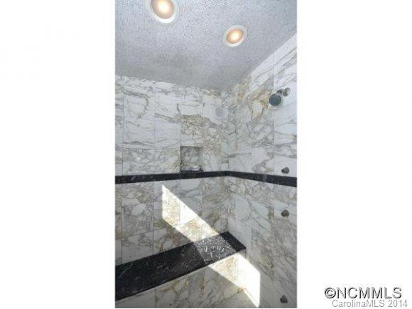 660 LAKESHORE DR - Photo 15