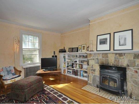 660 LAKESHORE DR - Photo 3