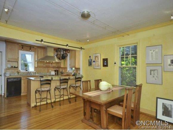 660 LAKESHORE DR - Photo 6