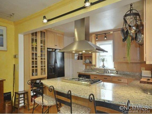 660 LAKESHORE DR - Photo 7