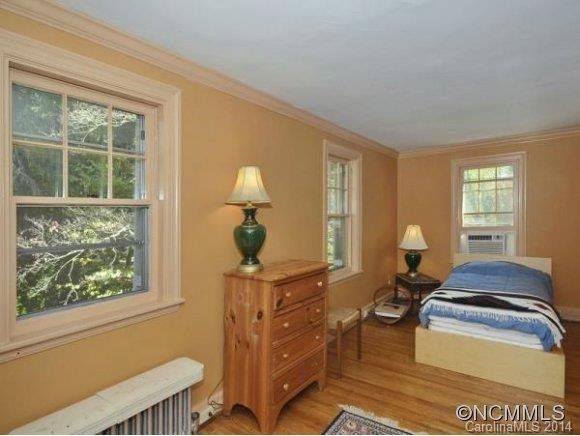 660 LAKESHORE DR - Photo 9