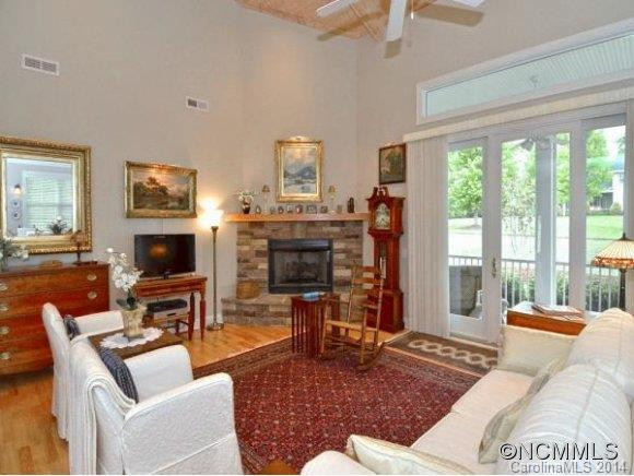 240 Towne Place Drive - Photo 4