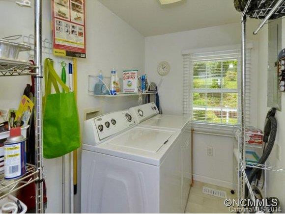190 HART STREET - Photo 12