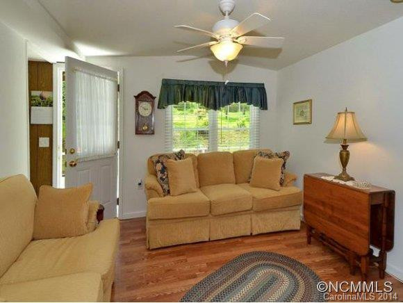 190 HART STREET - Photo 5