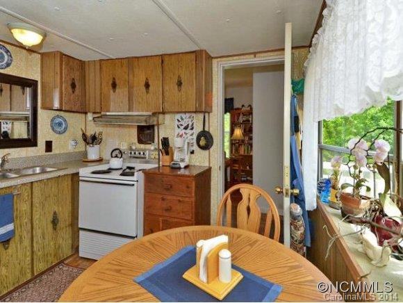 190 HART STREET - Photo 6