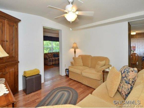 190 HART STREET - Photo 8