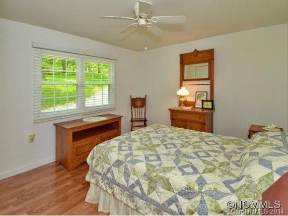 190 HART STREET - Photo 10