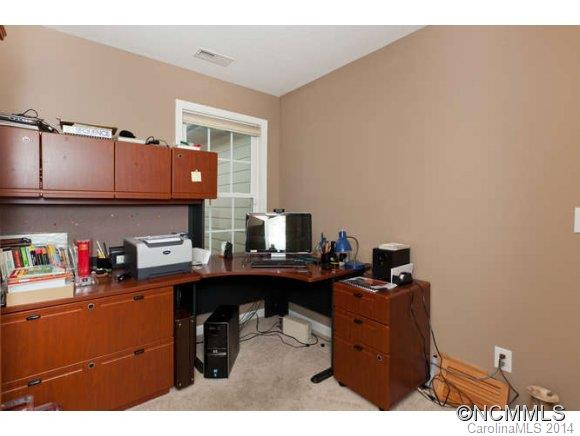 40 Rotunda Circle - Photo 16
