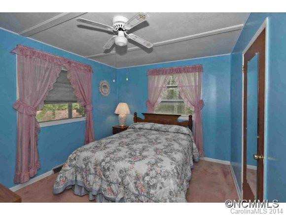 323 Bradley Street - Photo 11