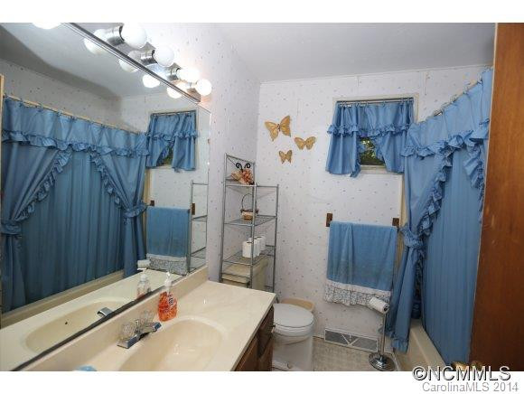 323 Bradley Street - Photo 15