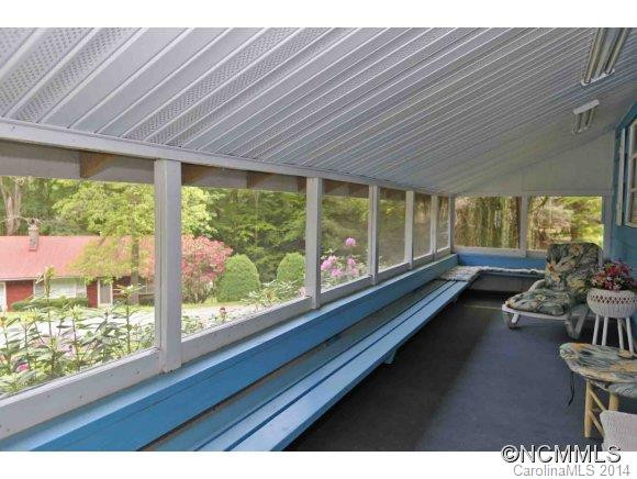 323 Bradley Street - Photo 4