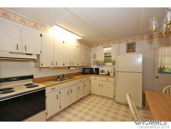 323 Bradley Street - Photo 6