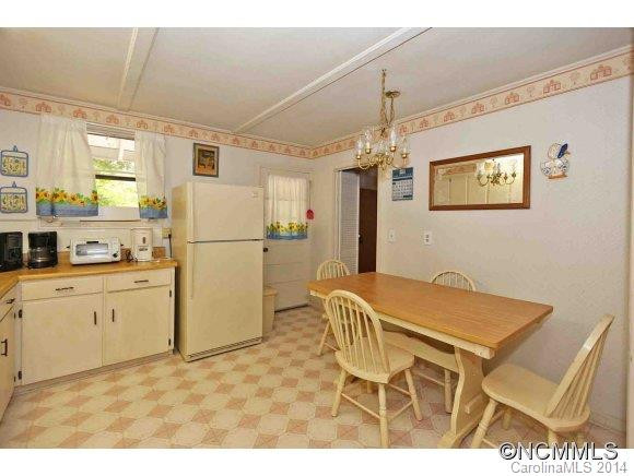 323 Bradley Street - Photo 7