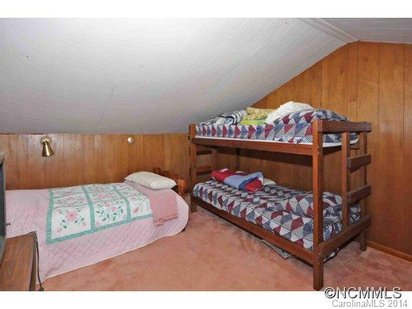323 Bradley Street - Photo 10