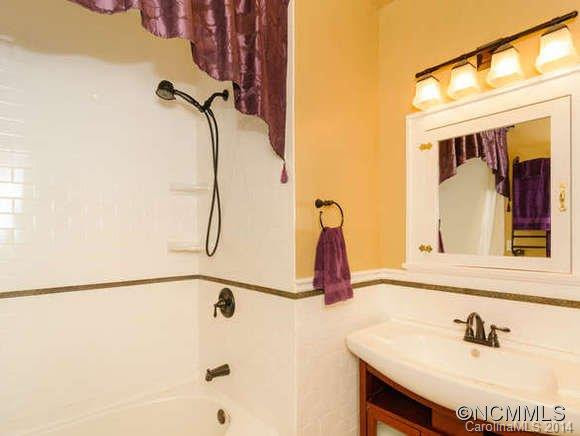 136 Charles Street - Photo 17