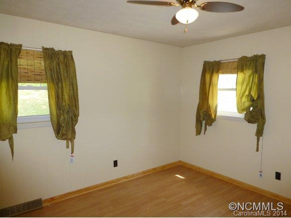 243 OLD MARS HILL HWY - Photo 10