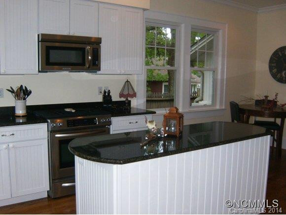 909 4th Ave W - Photo 8