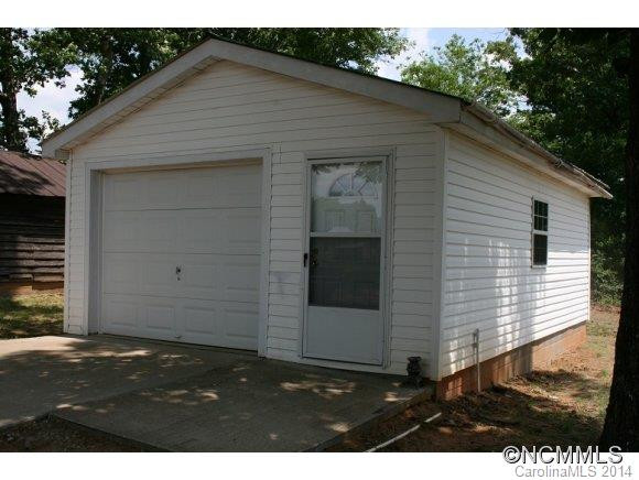 938 DIXON ROAD - Photo 18