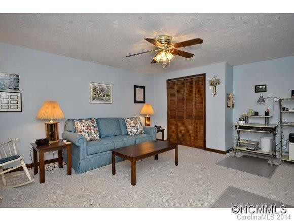 142 Pine Hill Drive - Photo 12