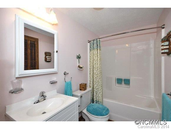 142 Pine Hill Drive - Photo 13