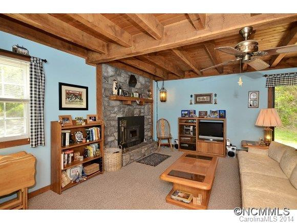 142 Pine Hill Drive - Photo 3