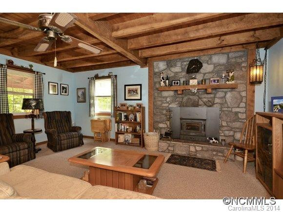142 Pine Hill Drive - Photo 4