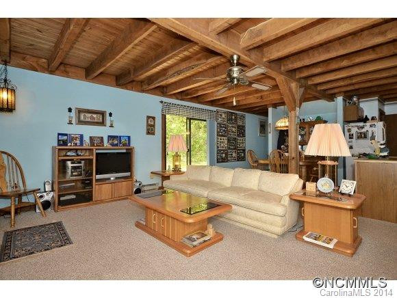 142 Pine Hill Drive - Photo 5