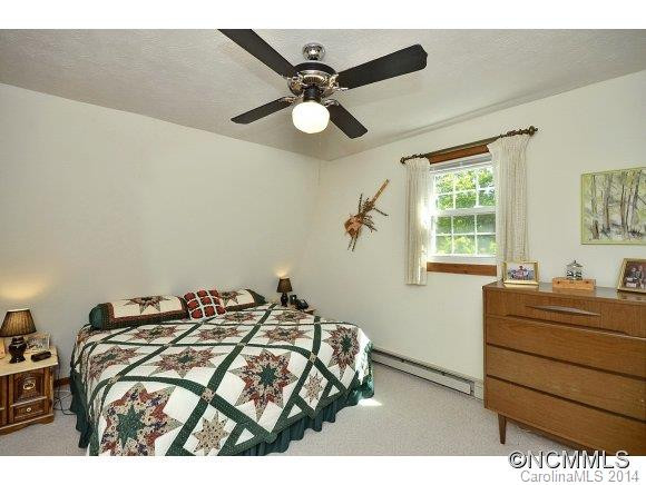 142 Pine Hill Drive - Photo 10