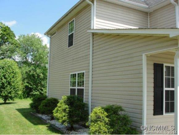221 WILDBRIAR ROAD - Photo 2